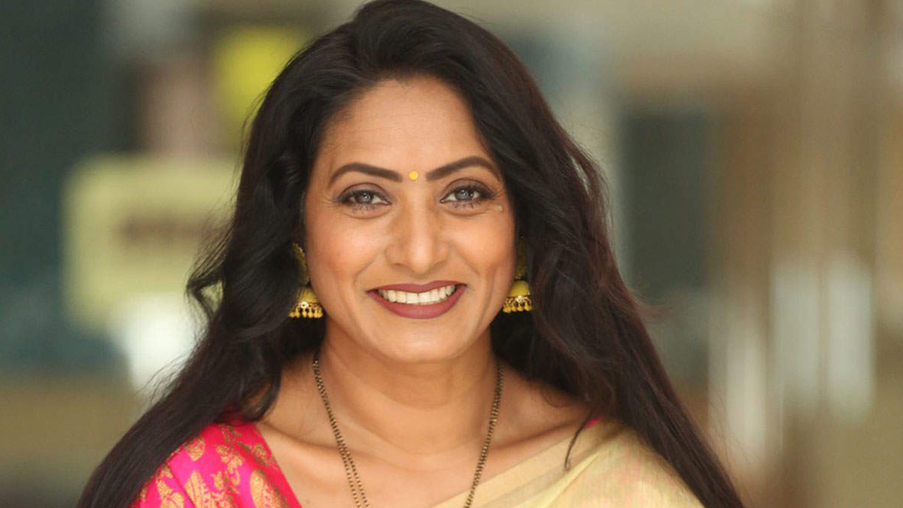 Tollywood: ఆ ఒక్క రీజ‌న్‌తో నా భ‌ర్త‌ను వ‌దిలేశా : న‌టి ఆమ‌ని