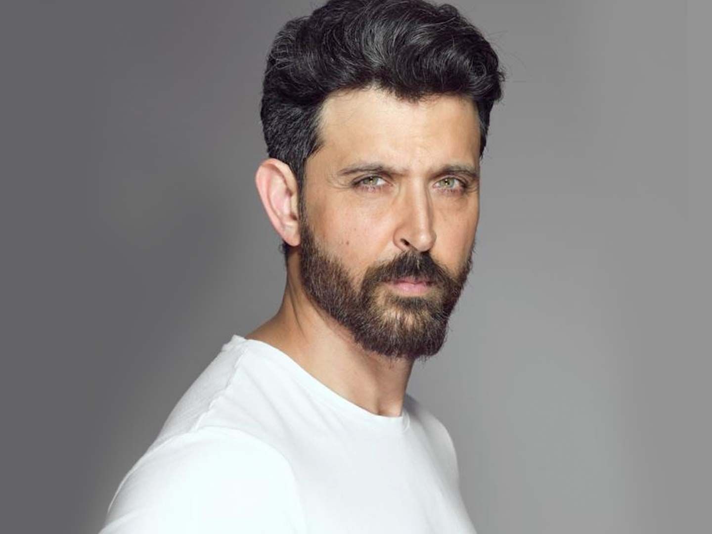 Hruthik Roshan : కేజీఎఫ్ బ్యానర్‌లో హృతిక్ రోషన్‌..ఆ డైరెక్టర్ కాంబోపై విమర్శలు!